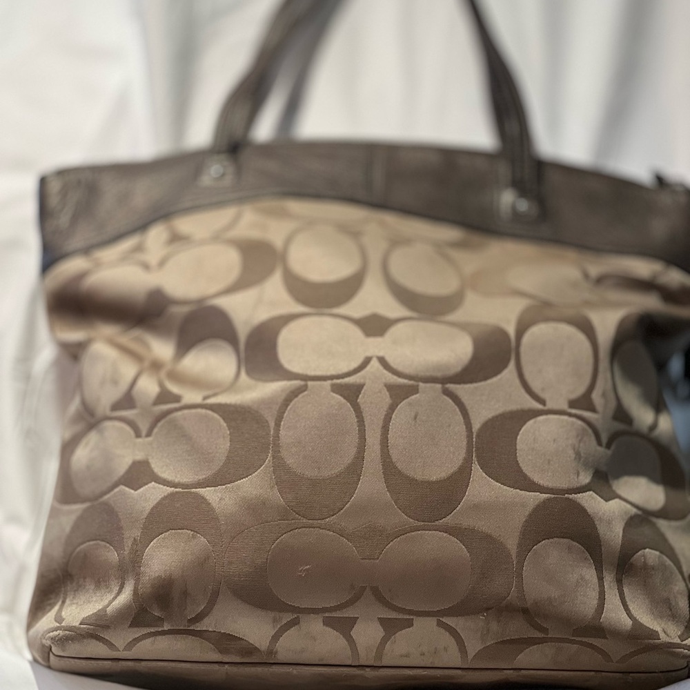 Coach Brown and Tan Signature Shoulder Bag - Picture 2 of 4